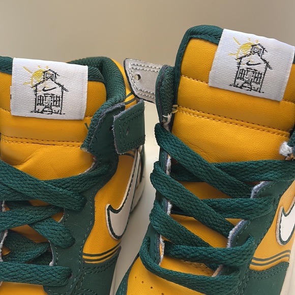 Nike Dunks - RARE Colorway - Picture 6 of 7